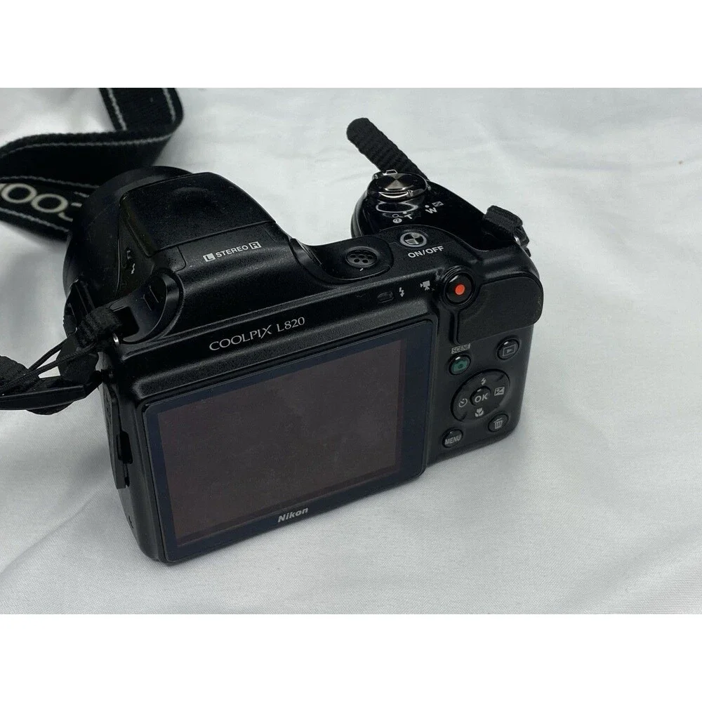 Nikon COOLPIX L820 16.0MP Digital Camera - For Parts Or Repair